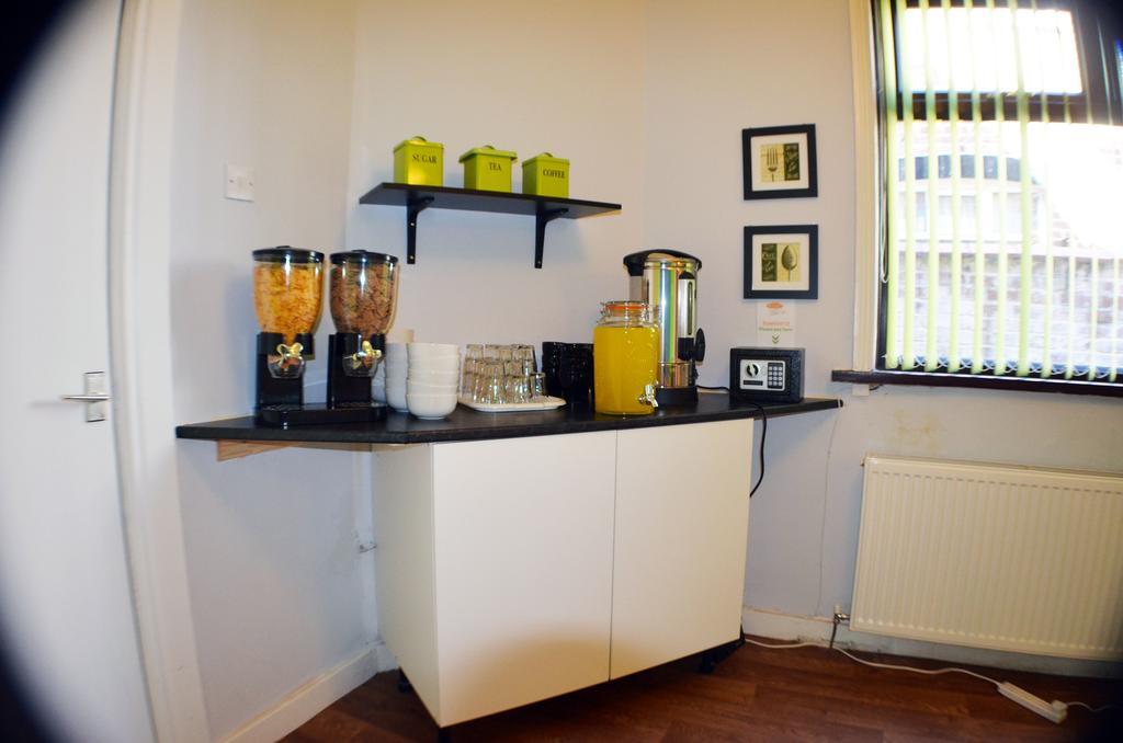 Birchfields Guest House Manchester Bagian luar foto