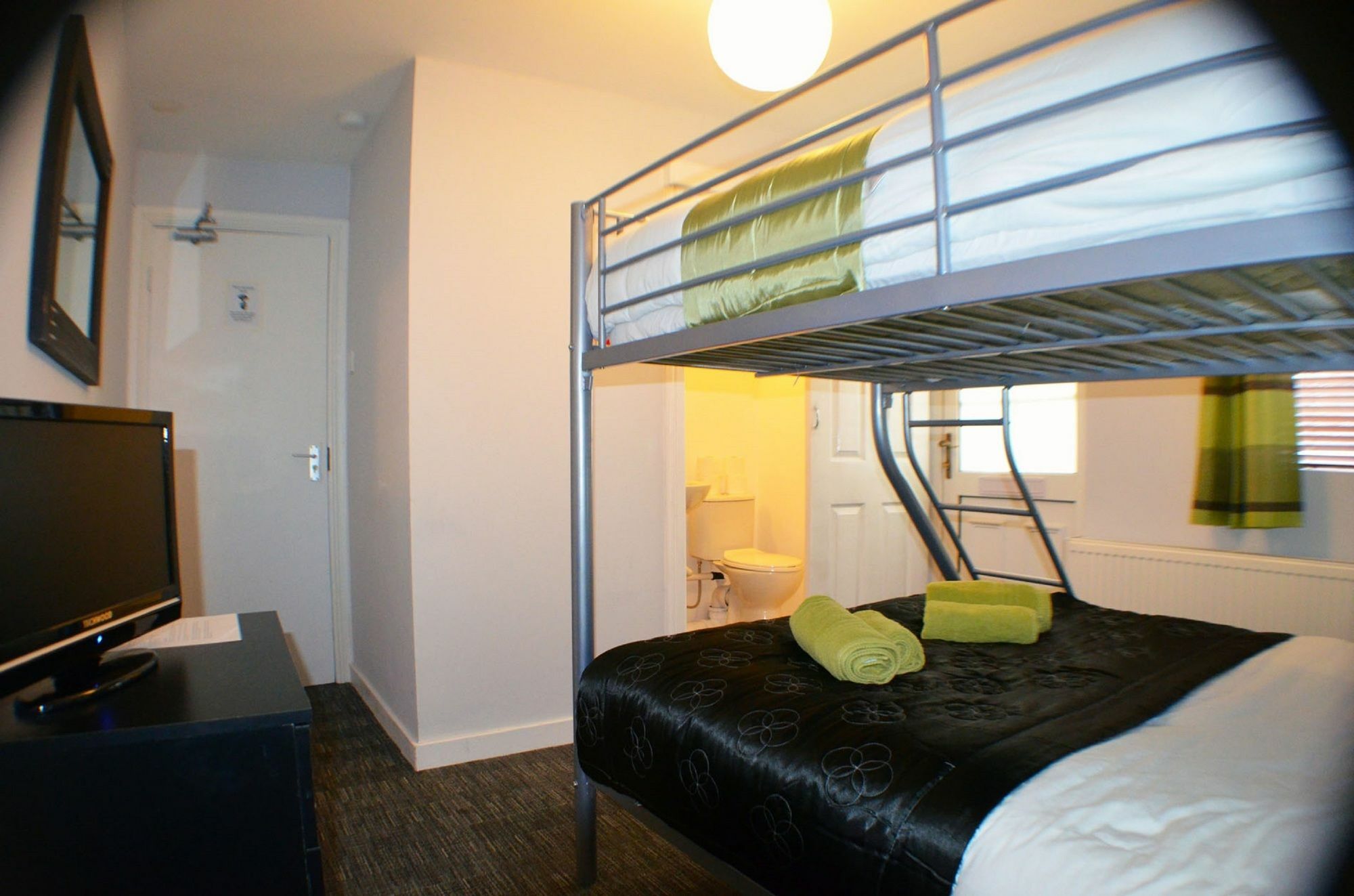 Birchfields Guest House Manchester Bagian luar foto